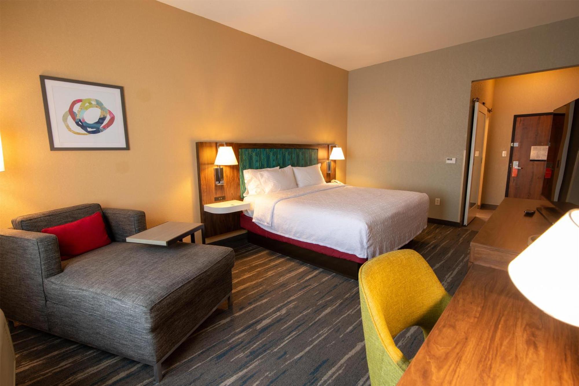 King Room with King Bed - Non-Smoking
